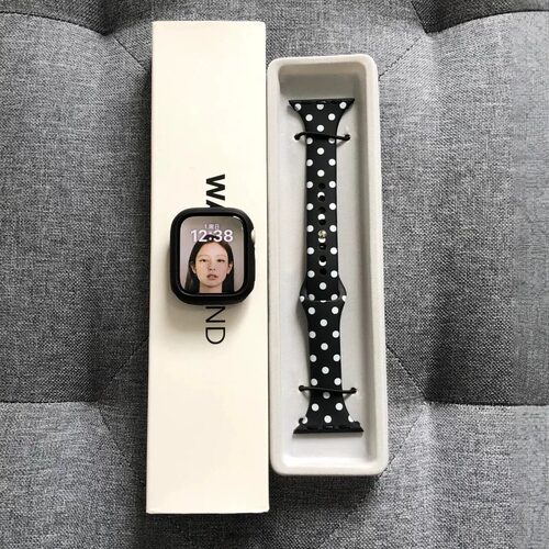 适用苹果S11新款波点小蛮腰硅胶表带s10AppleWatchS9876se3高级感