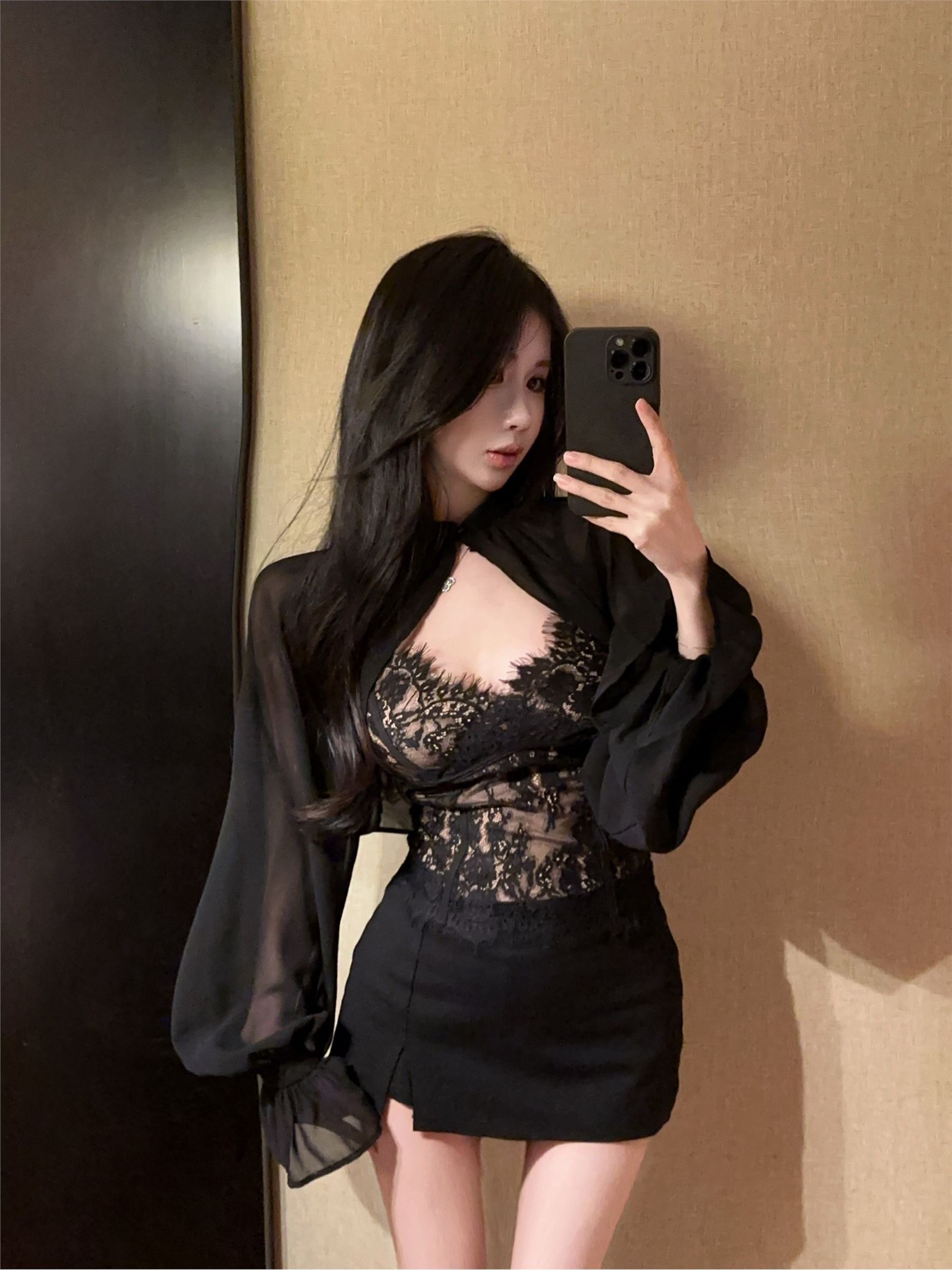 辣妹性感长袖上衣女夏季薄纱灯笼袖披肩罩衫黑色蕾丝吊带背心套装