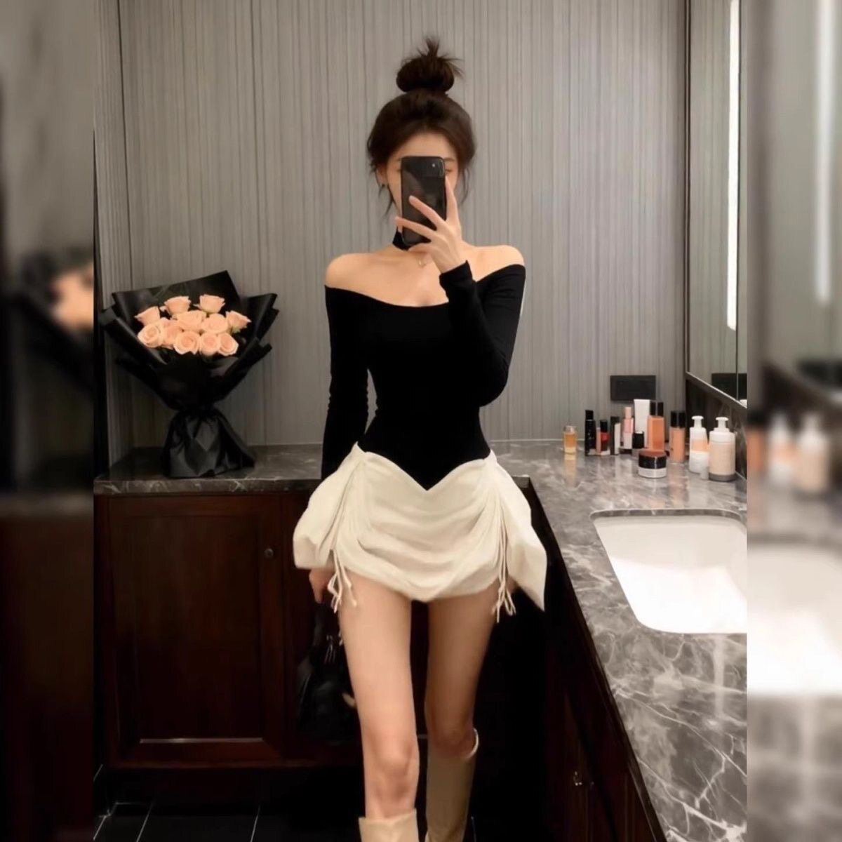 韩系巨好看气质露肩设计感长袖连衣裙女入冬新款收腰纯欲风打底裙