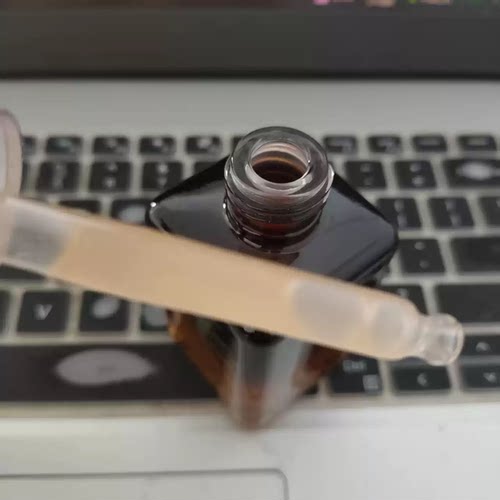 精华液补水保湿修护维稳