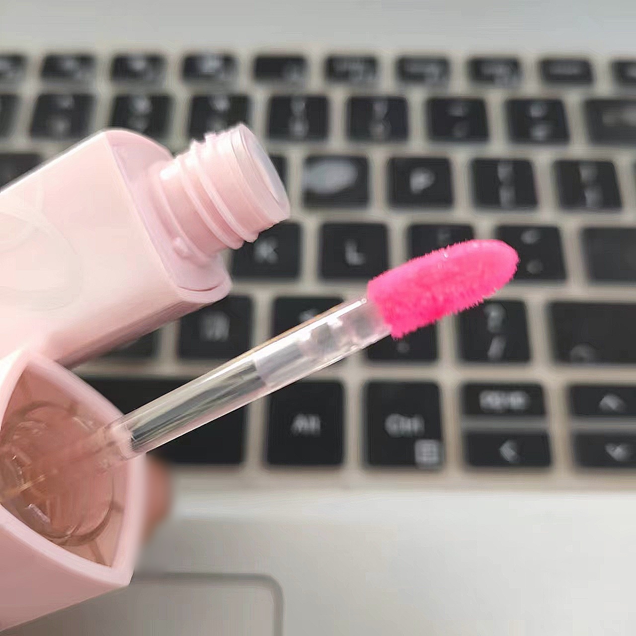 丰唇蜜水润无死皮倾慕修护