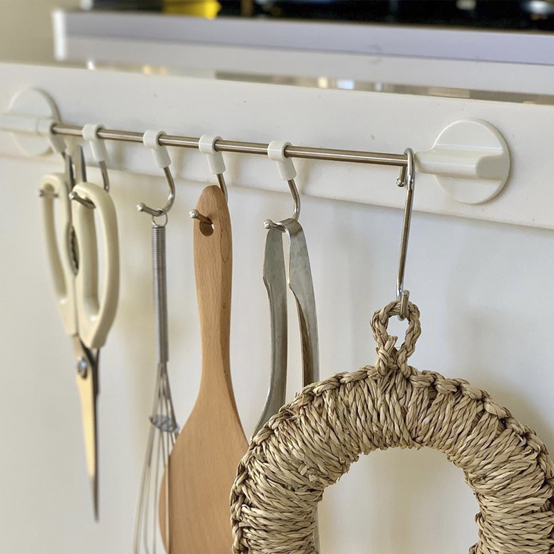 益品家粘贴厨房挂杆柜门置物架