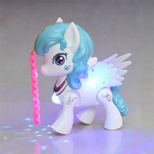 马年元宵节花灯新年女孩手提灯笼