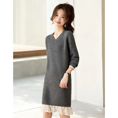 配大衣蕾丝针织连衣裙女秋冬高级感减龄内搭中长款V领毛衣打底裙