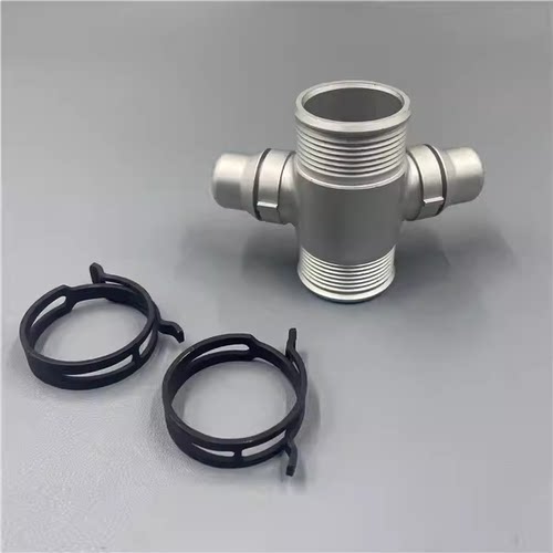 适用宝马F18 F10 F35 320 328 520 525 420 节温器到水泵四通水管