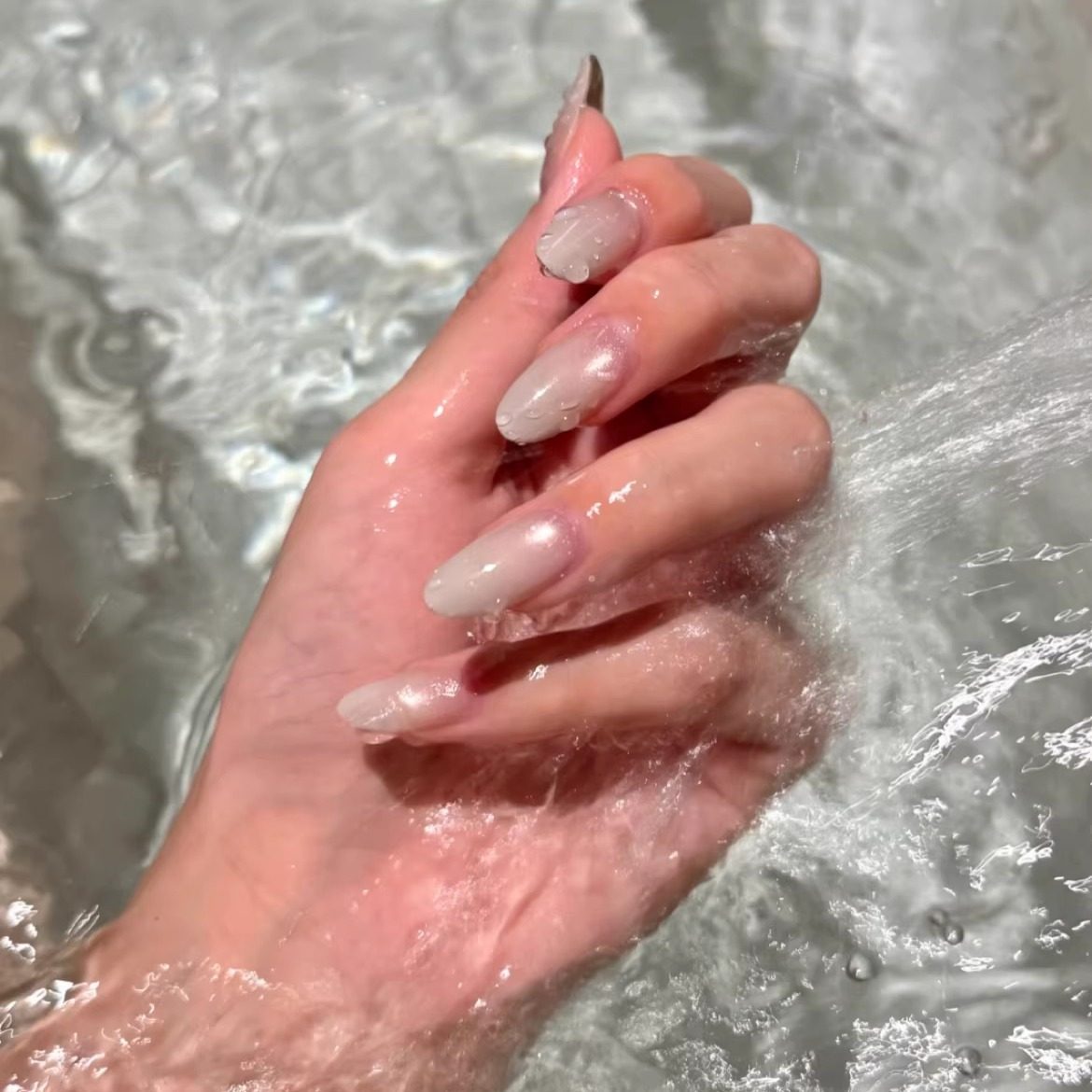 【白雪冰恋】乳白色渐变猫眼纯欲温柔气质纯手工穿戴甲玻璃珠爆闪,彩妆/香水/美妆工具,穿戴甲/甲片,淘宝优惠券,粉丝福利购,淘宝优惠卷