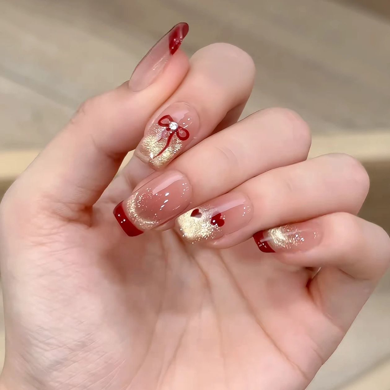 【一见倾心】酒红色微笑法式猫眼显白蝴蝶结纯手工穿戴甲新年美甲,彩妆/香水/美妆工具,穿戴甲/甲片,淘宝优惠券,粉丝福利购,淘宝优惠卷