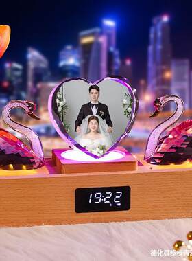 送新人新婚结婚礼物旋转音乐盒摆件蓝牙音箱老婆纪念礼品女生520