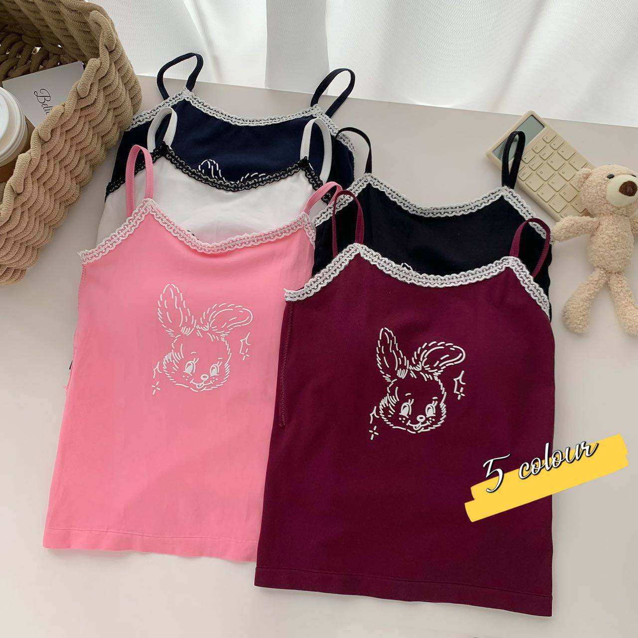2024夏季新款甜辣兔子印花吊带背心女修身显瘦带胸垫打底上衣,女装/女士精品,背心吊带,淘宝优惠券,粉丝福利购,淘宝优惠卷