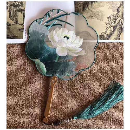 手工刺绣扇子中国风苏绣汉服团扇