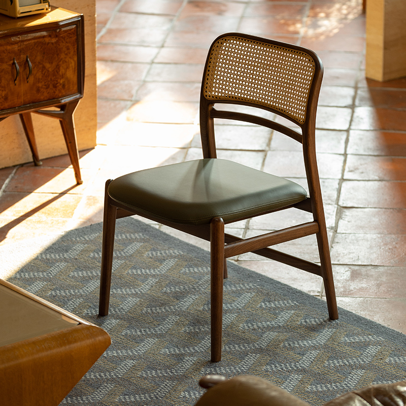致家家居侘寂风实木藤编餐椅