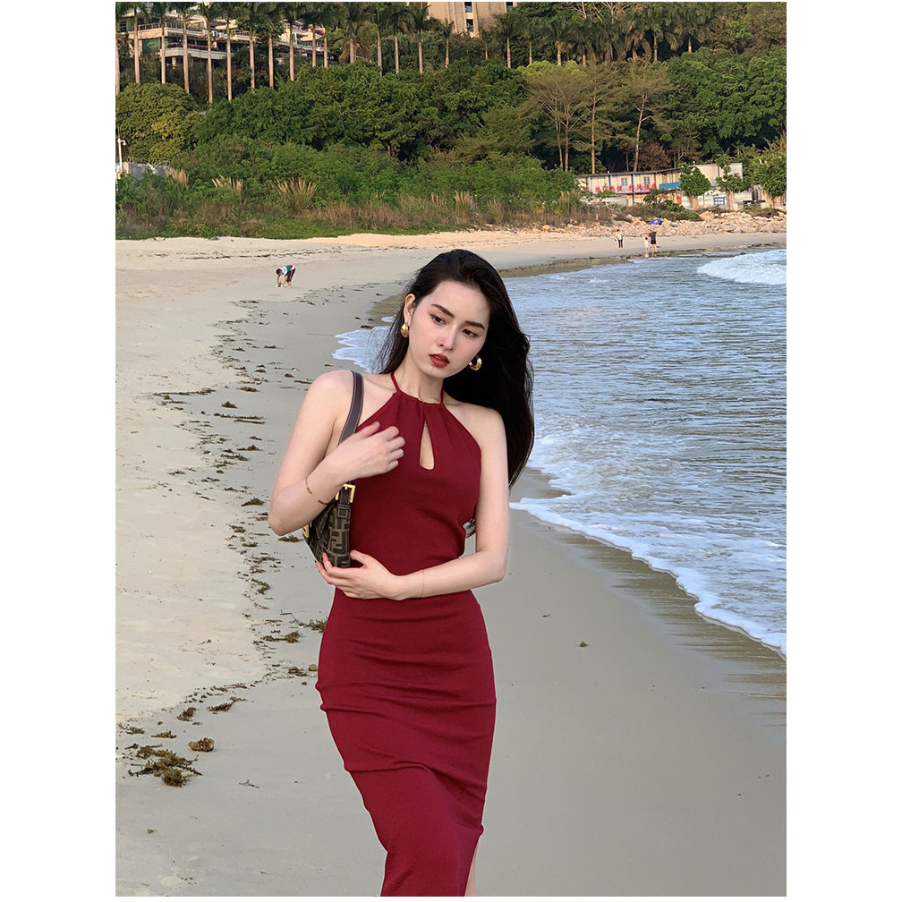 黑色挂脖性感露肩连衣裙修身收腰包臀长款礼服小黑裙子
