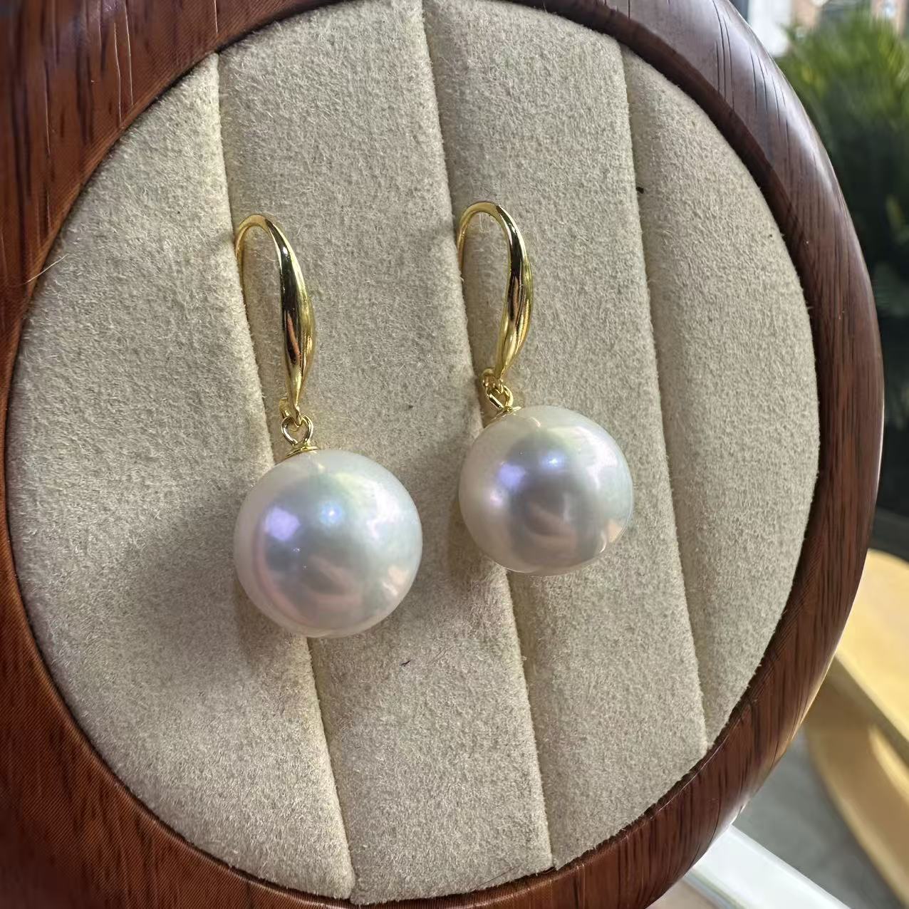 S925银镀金 12-13mm珍珠耳钩 ED2320