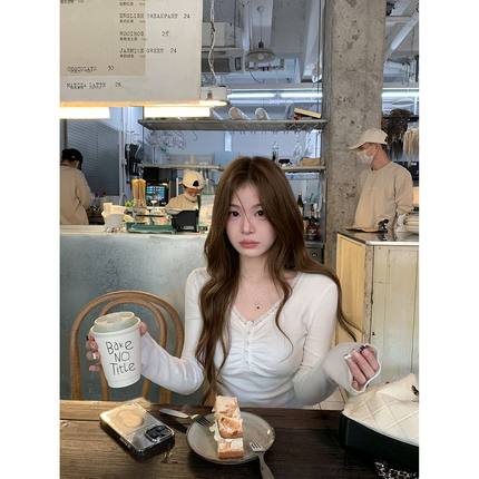 纯欲风蕾丝花边V领长袖打底衫女春秋新款修身内搭减龄针织衫上衣