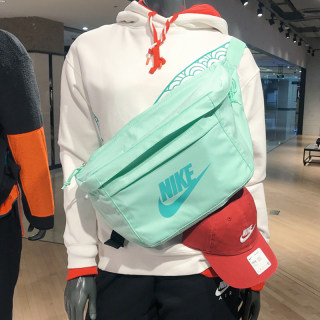 耐克NIKE王一博同款运动腰包胸包学生大单肩斜挎包男女BA5751-379