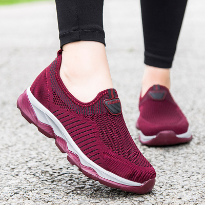 网面舒适风透气运动健步老人鞋