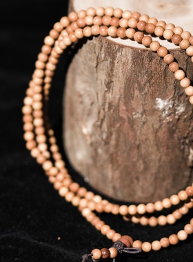 深夜小茶馆甄选被赐福的老山檀木手串配2026台历