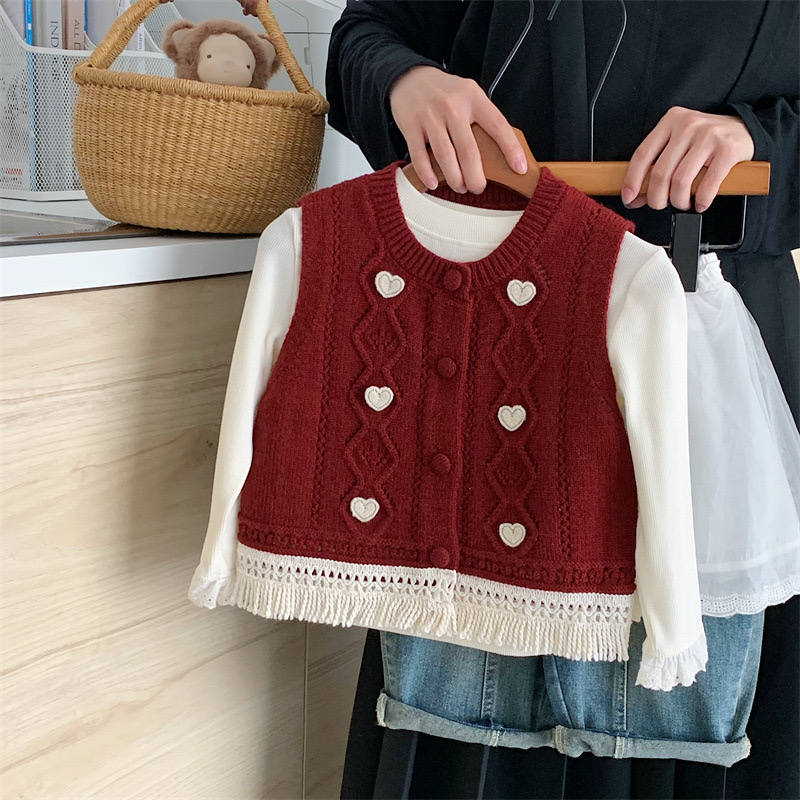 女童针织马甲毛衣秋冬新款法式女孩镂空桃心女宝宝坎肩婴幼儿背心