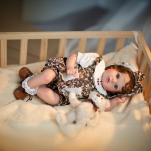 HK正版重生娃娃仿真人偶出口欧美原创设计安抚玩偶陪伴玩具礼物