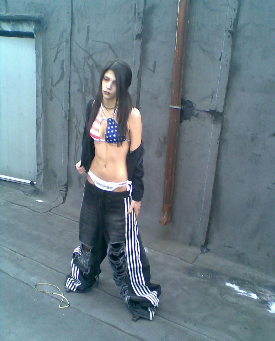 Yori Sport 5stripedenim破坏水洗牛仔侧条纹长裤