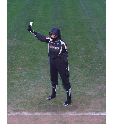 PROTOTYPES FW24 PADDED FOOTBALL GILET 连帽复古球衣