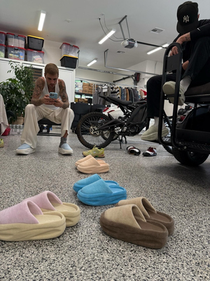 Justin Bieber 新品牌SKYLRK首发系列毛绒拖鞋