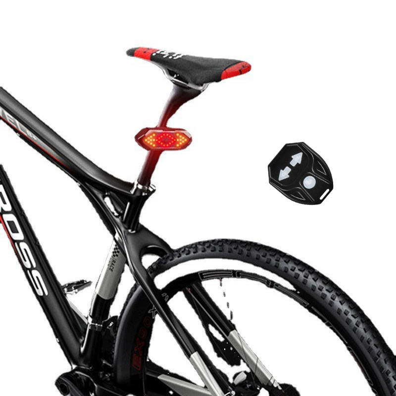 智能遥控转向灯USB充电山地防水尾灯夜骑32led自行车带喇叭警示灯