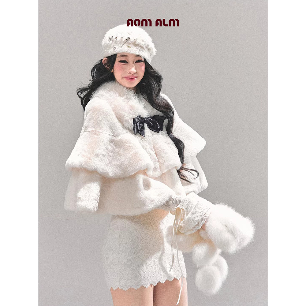 "初雪将至"#法式千金圣诞斗篷外套女冬毛绒保暖上衣
