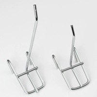 Крупная крючка на полке супермаркета