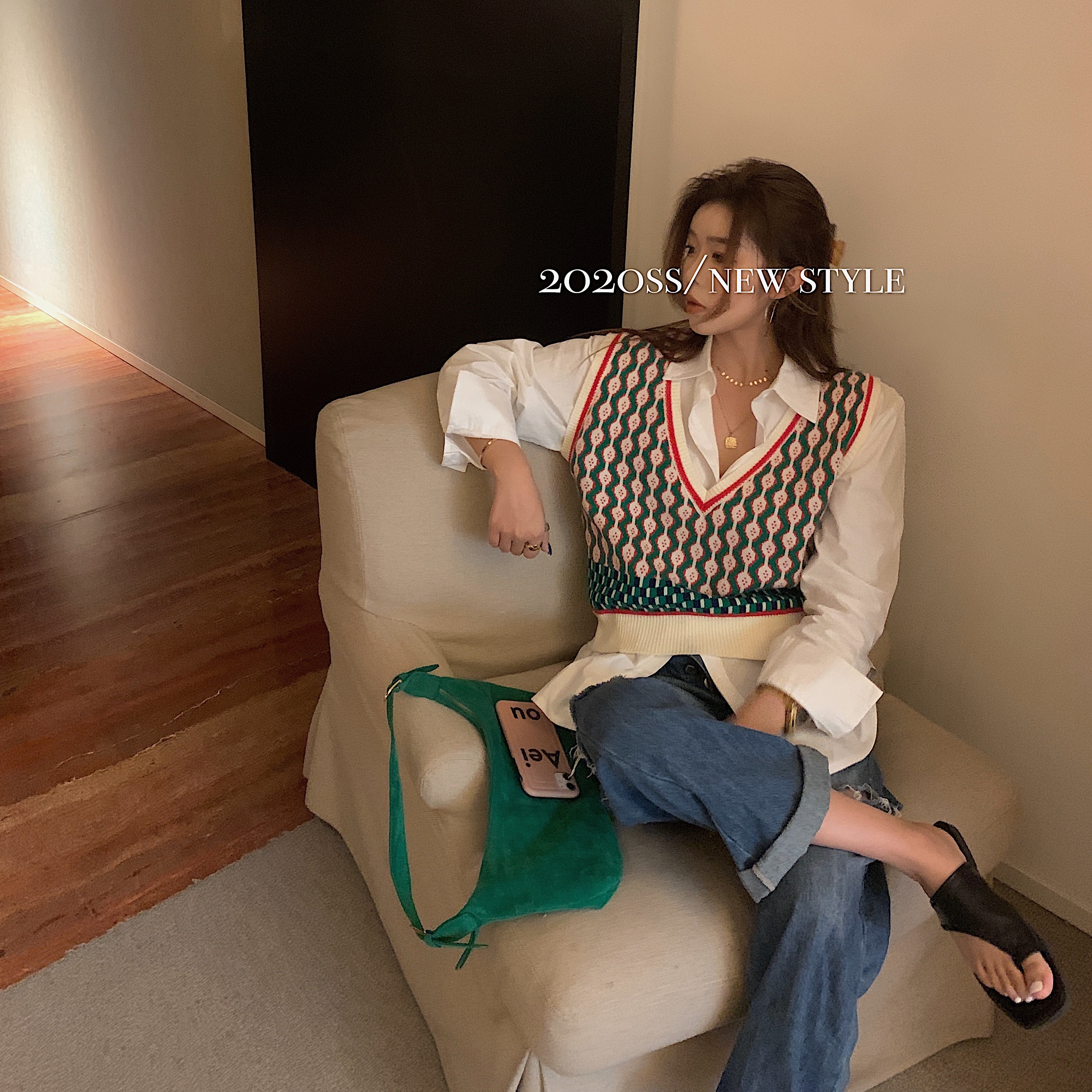 Real shot ins Korean retro goling Knitted Vest + solid color versatile shirt