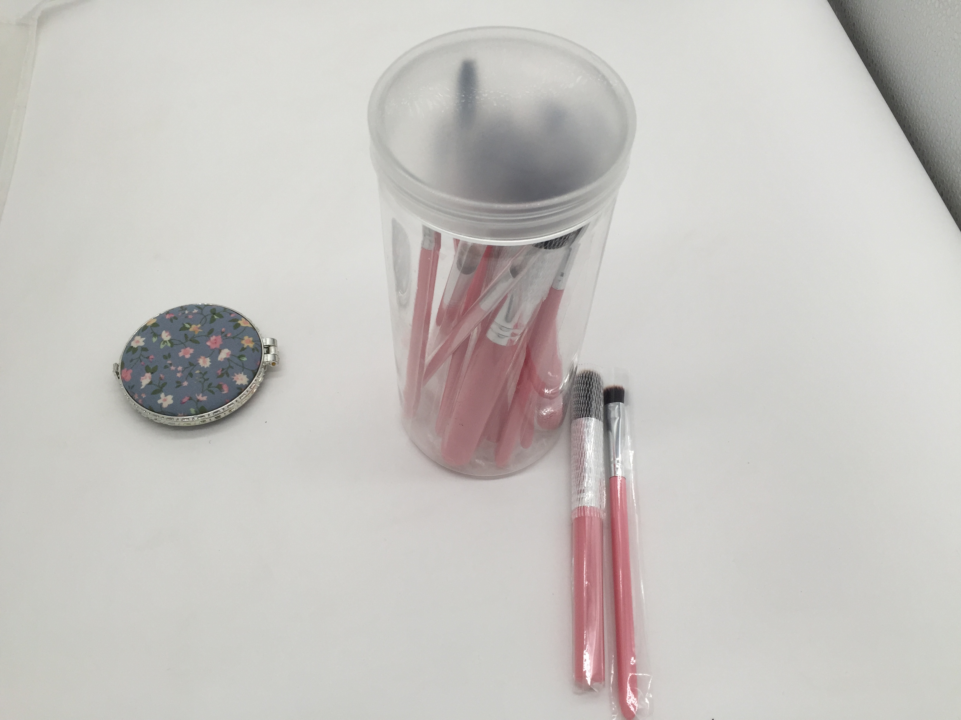 12支化妆刷套装筒装套刷散粉眼影眉梳粉底刷修容刷化妆工具桶装