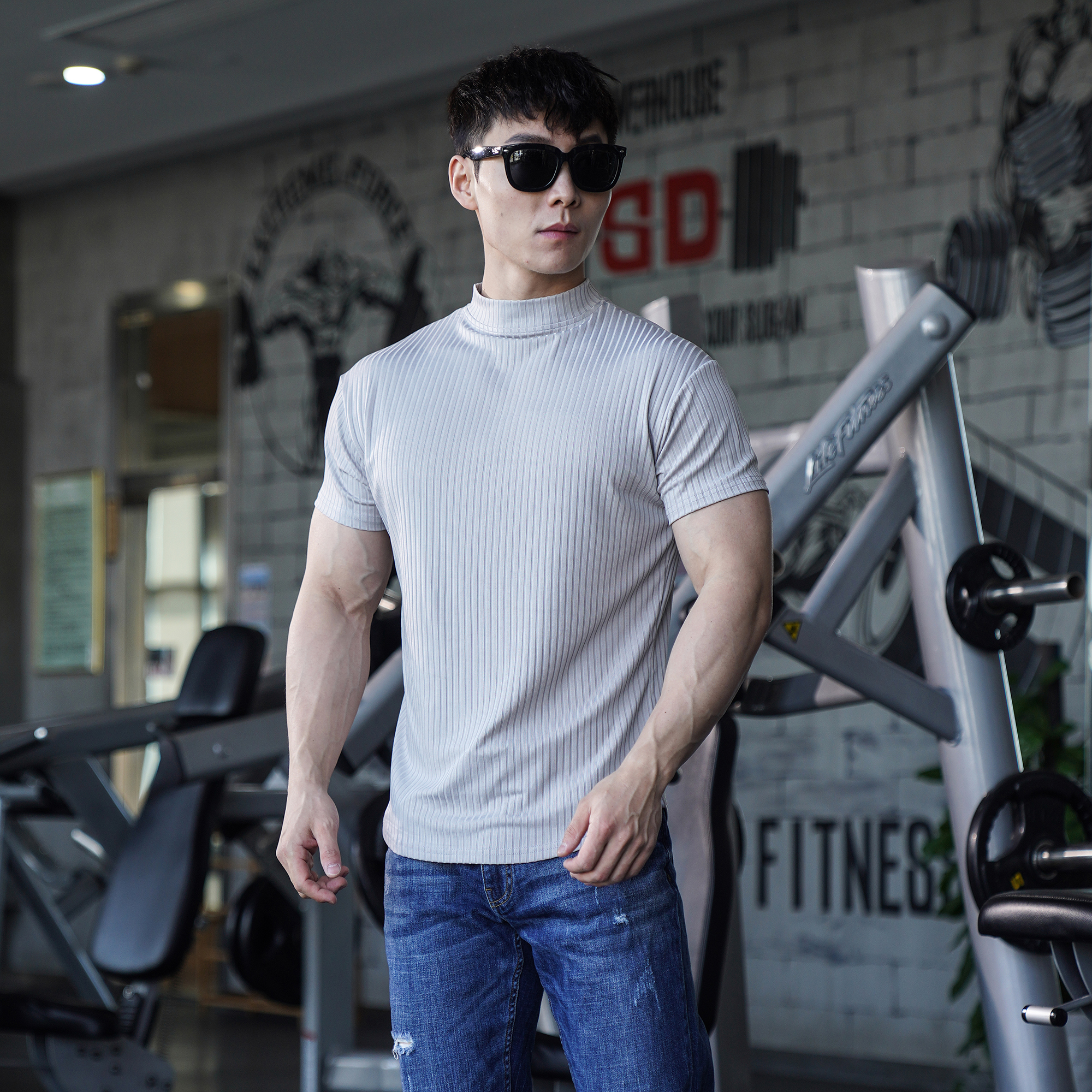 MAKN潮牌小高领健身衣服男速干