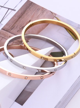 18k玫瑰彩金v金时尚14K四钻卡扣