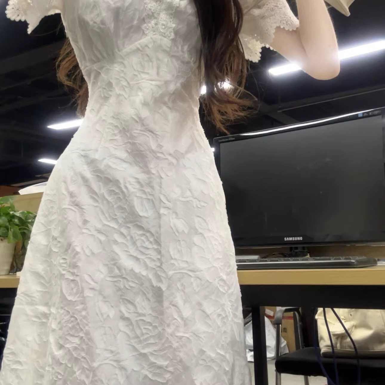 法式甜辣妹连衣裙女夏V领高级感温柔公主裙高个子茶歇收腰长裙子