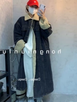 Зимняя джинсовая длинная куртка, утепленный пуховик, средней длины, городской стиль, в корейском стиле, по фигуре