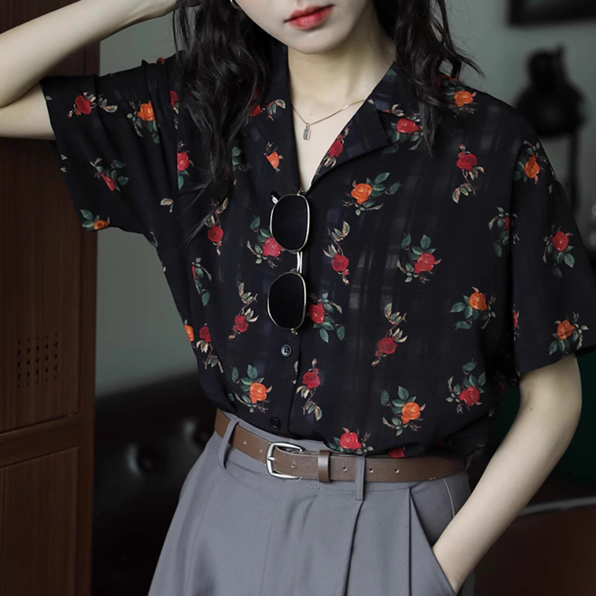 她图复古港风花衬衫女短袖2025夏季新款时尚宽松气质简约减龄上衣图片