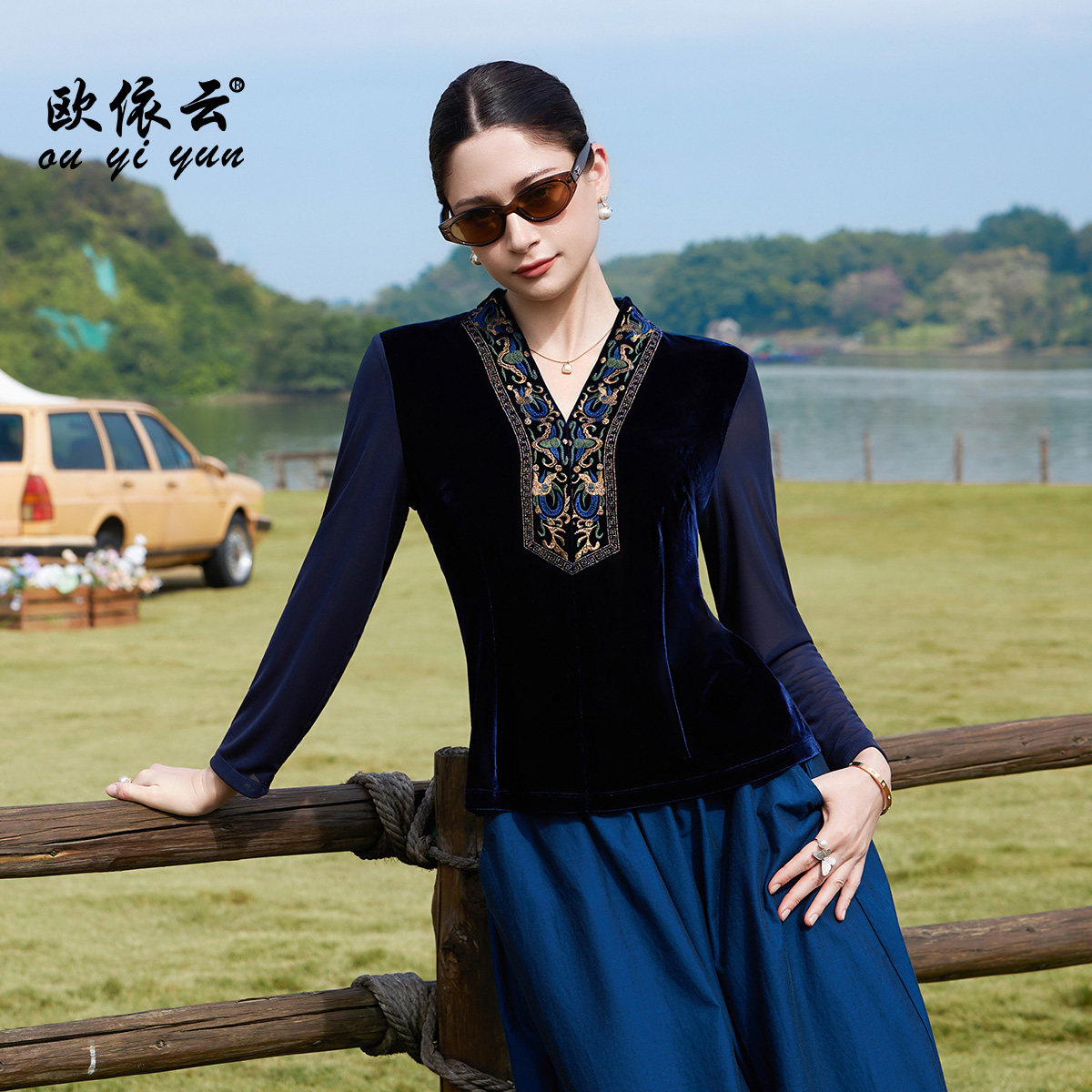中年洋气妈妈修身短上衣打底衫女图片