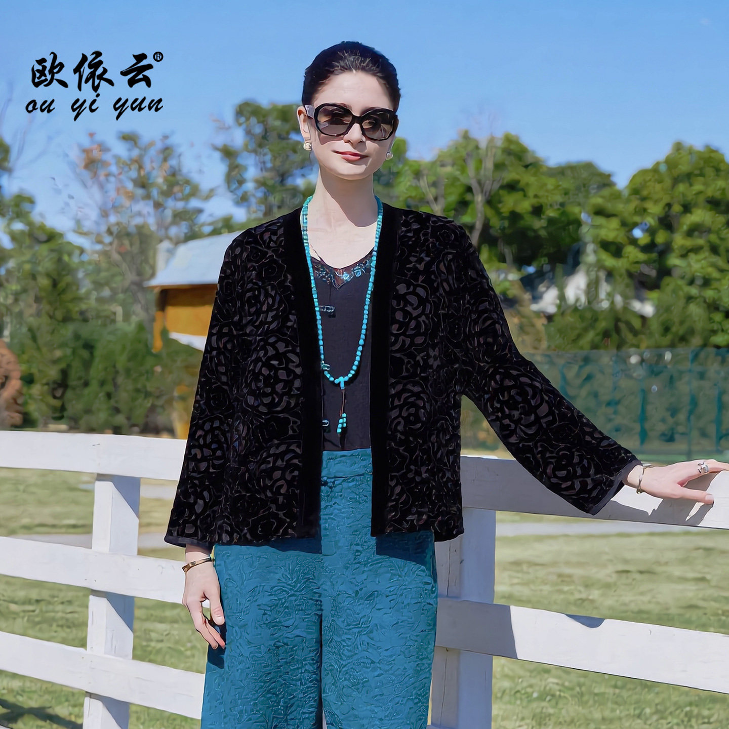 妈妈秋装薄外套大码桑蚕丝绒上衣图片