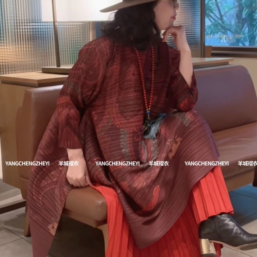 禅意红2025秋冬褶皱大码时尚气质女装民族风复古遮肉显瘦连衣裙