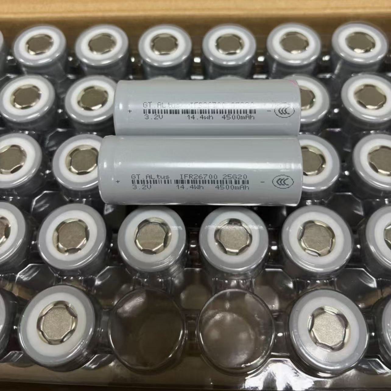 26700锂电池4500mAh容量5C倍率