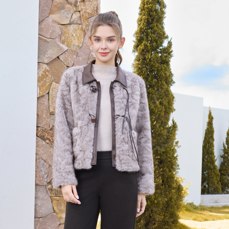 半身缘女装 冬季保暖时尚柔软舒适亲肤皮毛外套254113U08240147