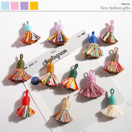手工编织彩色流苏挂件钥匙扣