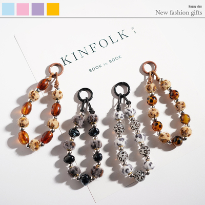 KINFOLK复古串珠豹纹毛球钥匙扣