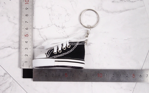 Маленький тканевый брелок, кеды, реалистичные туфли, повседневная обувь, подвеска