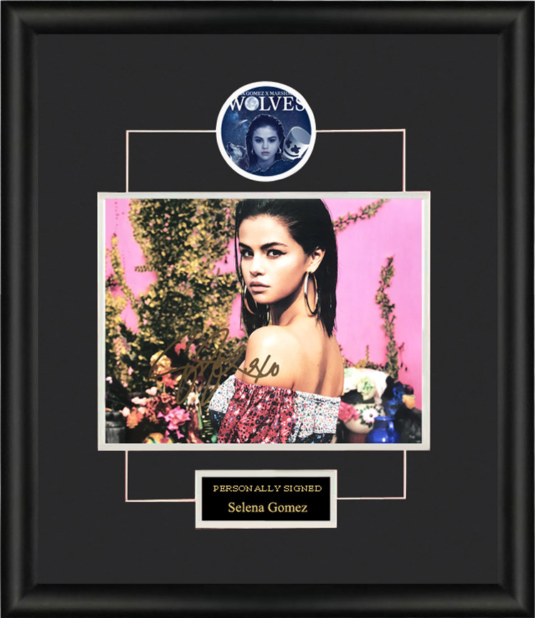 收藏 赛琳娜戈麦斯 傻脸 亲笔签名照片裱框 含sa证书 wolves
