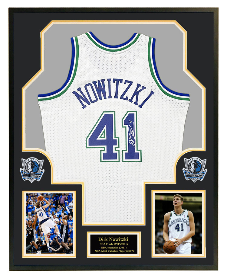 德克诺维斯基签名球衣 小牛队新秀41号诺维茨基 带证书 装裱