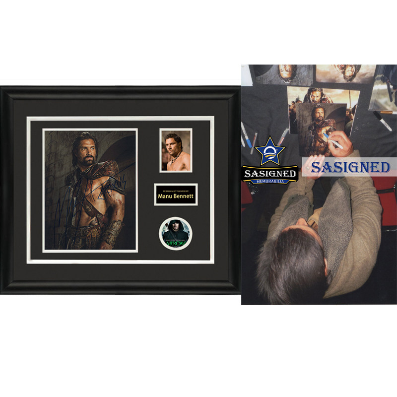马努 贝内特manu bennett 亲笔签名照片裱框 含sa证书 绿箭侠