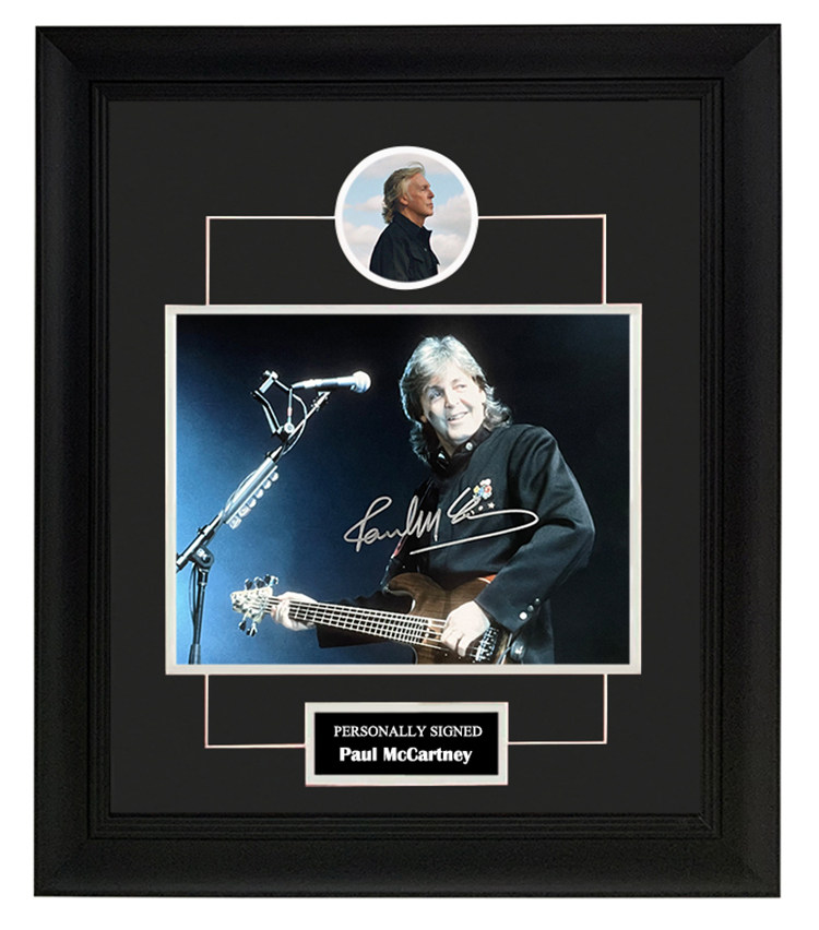 周边收藏 保罗麦卡特尼 含sa证书  亲笔签名 照片 裱框