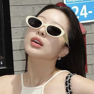 2026新款韩系复古米黄框椭圆方园脸小框墨镜防紫外线太阳眼镜女潮