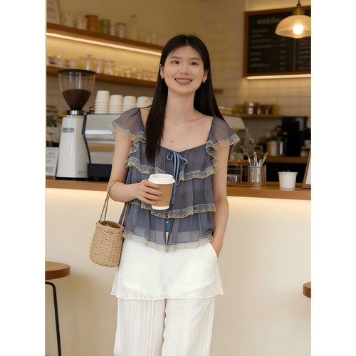 Palavas 26SS春夏新品 复古蕾丝拼接小飞袖衬衫层次感网纱上衣
